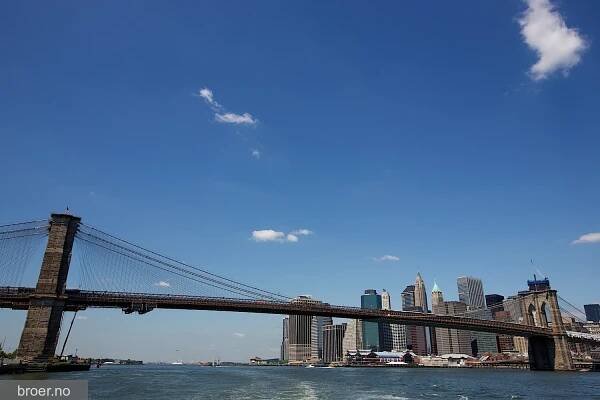 picture of Brooklyn Bridge
