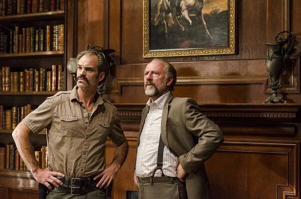 Živí mrtví - Ranaři - Z filmu - Steven Ogg, Xander Berkeley