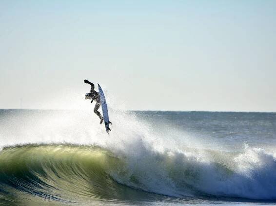 In New Hampshire, Winter Surfing Is the New Skiing
