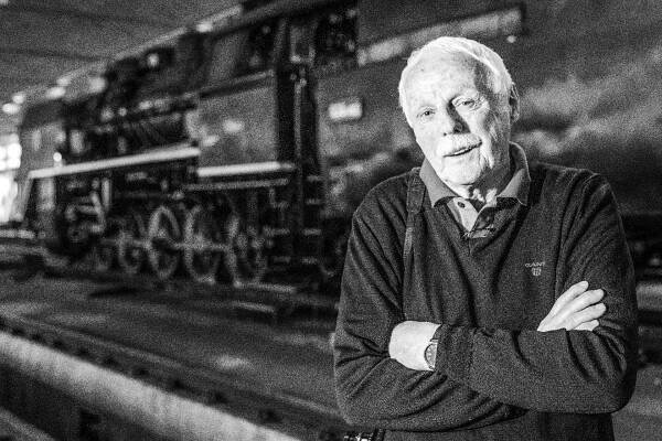 Nadšenci shání další peníze na opravu Kremáka, pomáhá jim herec Petr Brukner - Zdopravy.cz