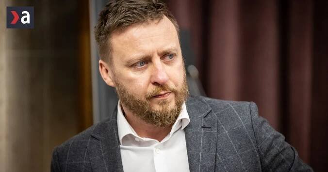 Peter Kotlár priznal, že sa pri vyšetrovaní riadi intuíciou. Prestáva na čas pracovať a kladie nové požiadavky