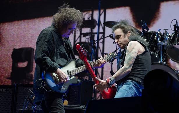Robert Smith Simon Gallup The Cure