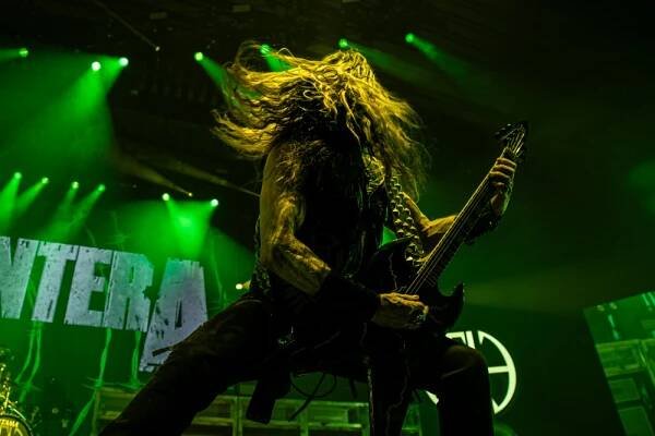 Pantera ovládla Ostravu! Americká metalová kapela předvedla divokou show - musicserver.cz