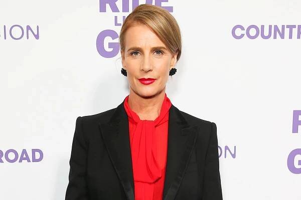 'Six Feet Under' star Rachel Griffiths acknowledges 'white bitch privilege' in protest post apology