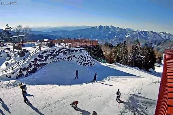 skiers at marunuma in japan