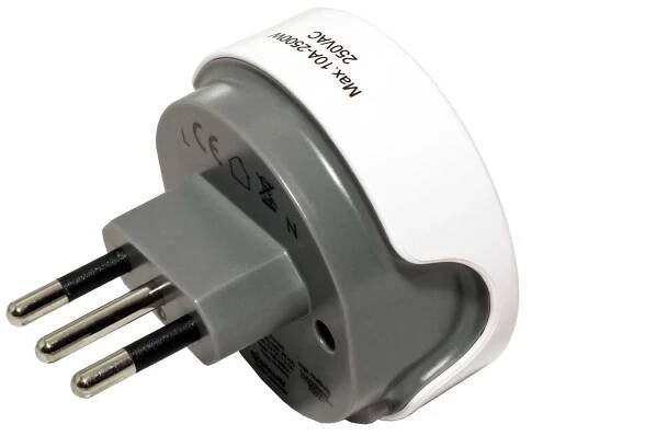 Univerzální cestovní adaptér 230V -> IT s USB