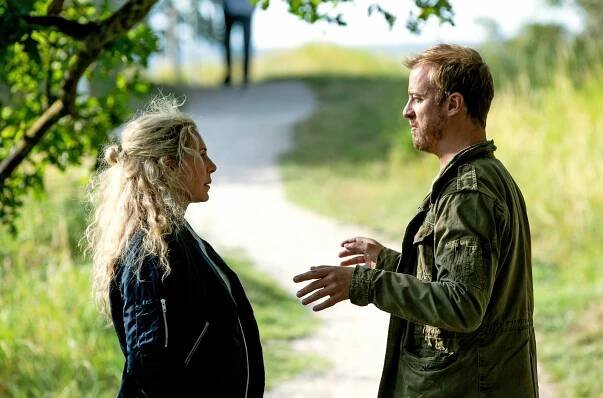 Maria Wern - Fienden i bland oss - Z filmu - Eva Röse, Erik Johansson