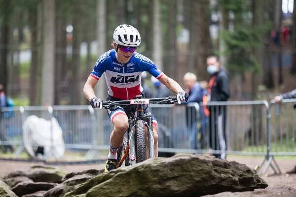Závod SP kategorie žen elite v cross country horských kol v Novém Městě na Moravě.
