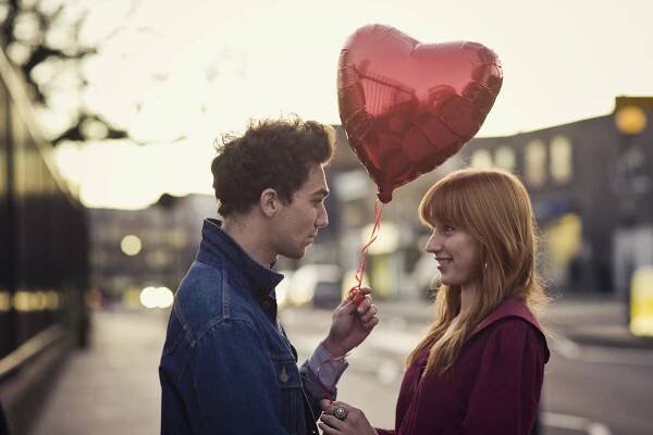 A Collection of Classic Love Poetry for Your Sweetheart