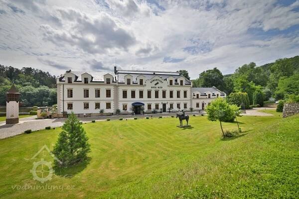 Romantický hotel Mlýn Karlštejn, Klučický mlýn | Vodnimlyny.cz