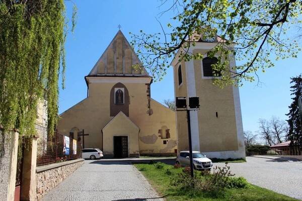 Benešov, kostel sv. Mikuláše. - Kostel