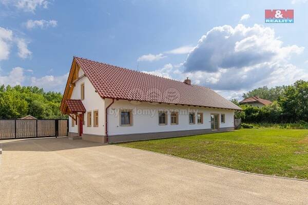 RD 175 m2, pozemek 2730 m2, Novosedly