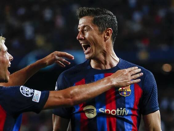 Xavi po víťazstve velebil bombardéra Lewandowského: Je nenásytný!
