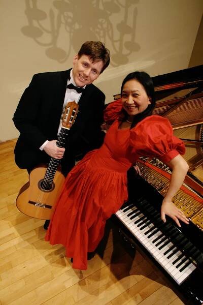 Press photos of piano guitar duo of Anne Ku and Robert Bekkers