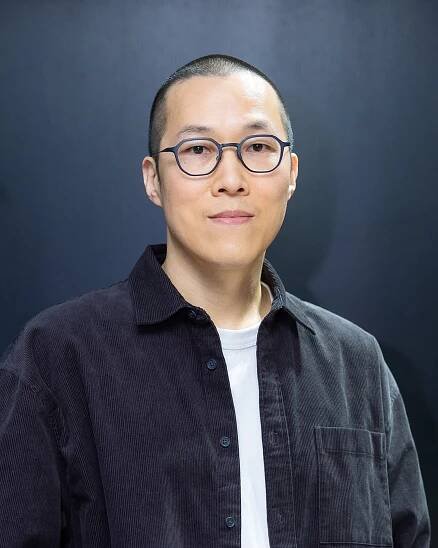 TheLandOfMorningCalm_ParkRi-woong.jpeg