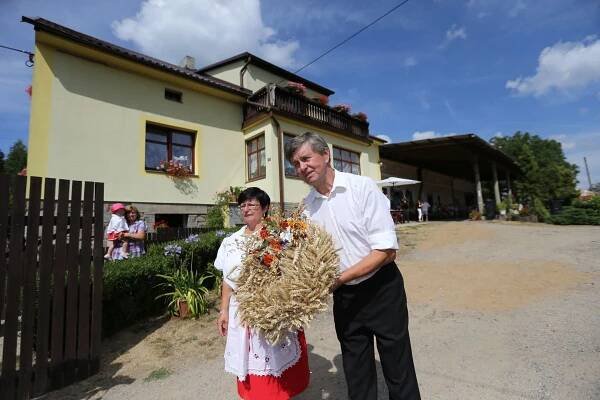 Ohlédnutí za obecnickými dožínkami 2015 « Oficiální stránky obce Obecnice a Oseč