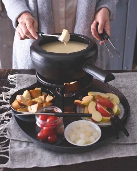 Sýrové fondue s hruškovicí