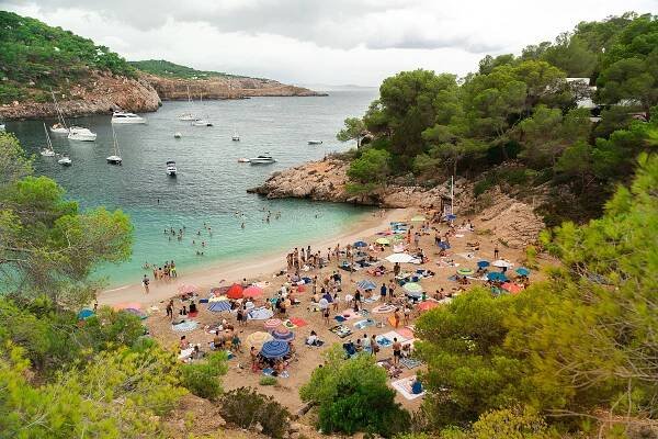 cala salada ibiza travel guide blogger sunyinga