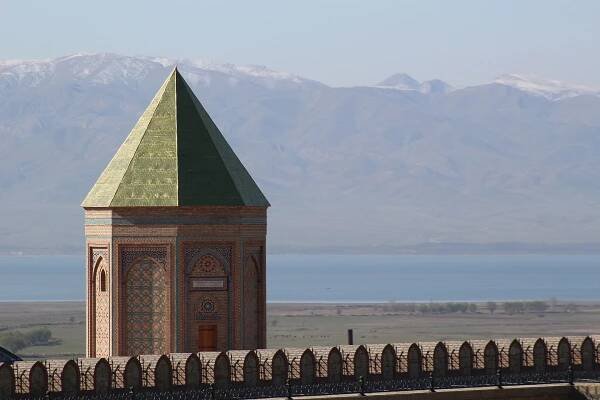 Visit Noah’s Tomb | Azerbaijan.Travel