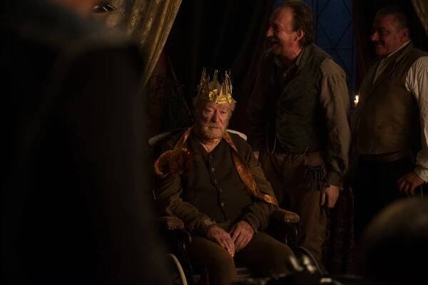 E.A. Poe: Podivný experiment - Z filmu - Michael Caine, David Thewlis