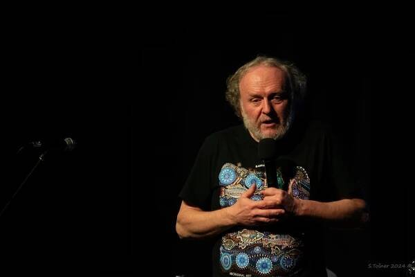 Do Karviné dorazí Jaroslav Dušek, uvede Tajemství smrti. Vstupenky v předprodeji