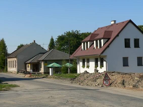 Fotografie obce z roku 2006 – Obec Ujkovice