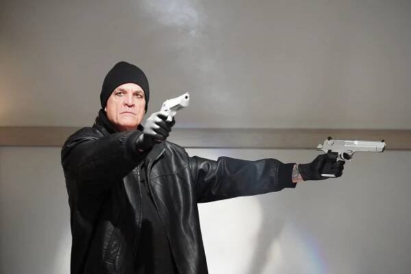 Nick Cassavetes - Prisoners of the Ghostland - Z filmu