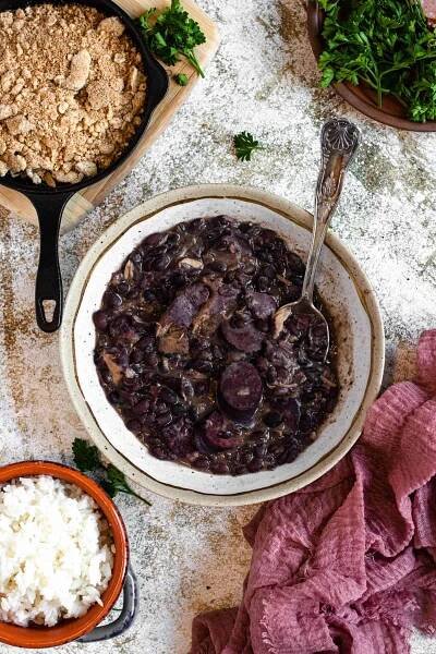 Top view of a bowl of feijoada. 