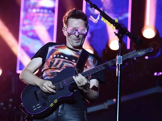 matt-bellamy-singapore-grand-prix@2000x1500