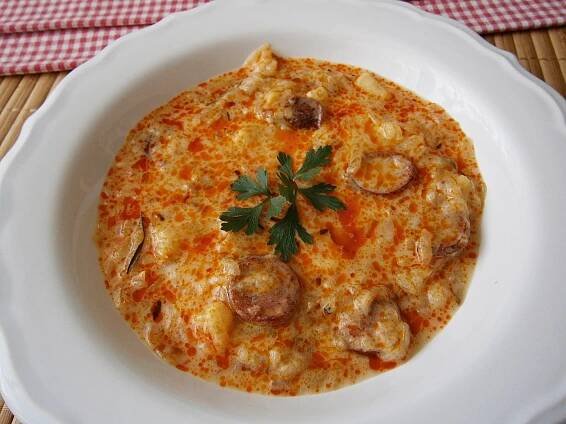 Kyselice z cuketového zelí, zahuštěná bramborem