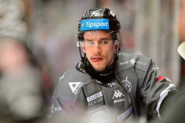 Čtvrtfinále play off hokejové extraligy, 6. zápas: HC Kometa Brno - HC Energie Karlovy Vary.