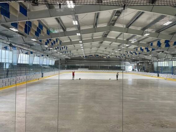 Na zimním stadionu pokračují stavební práce - Horácký hokejový klub Velké Meziříčí