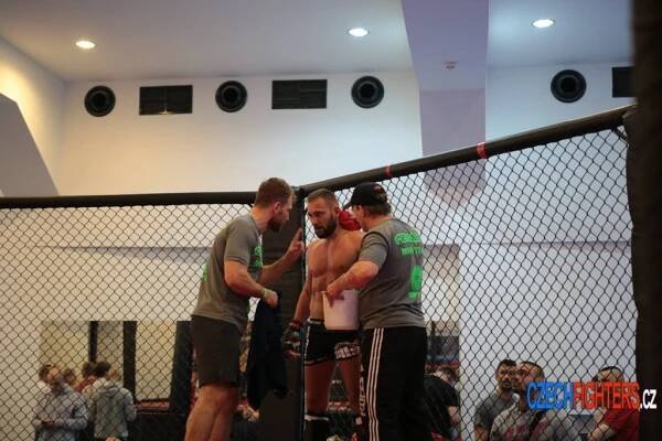 Tomáš Tobola: Chtěl jsem mu dokázat, že se dá zápasit i v takovém věku - www.czechfighters.czwww.czechfighters.cz