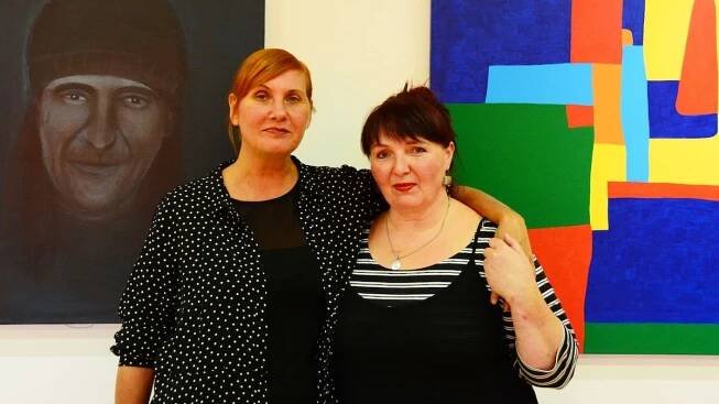 Turnová maluje portréty duše, Divišová abstraktní krajiny - Novinky