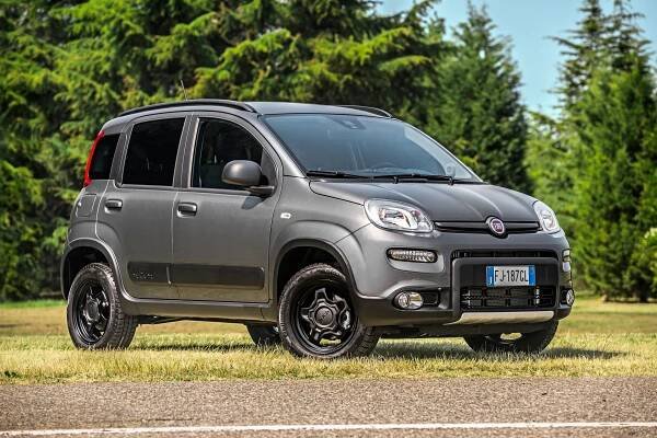 Fiat Panda: Podrobné specifikace vozidel & Interaktivní nástroj pro srovnání