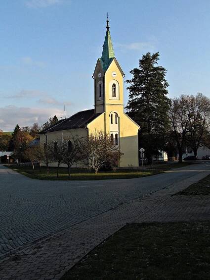 Březolupy - chrám Nanebevzetí... - Kostel