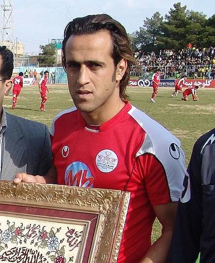 Soubor:Ali-Karimi-2008-Semnan.jpg – Wikipedie