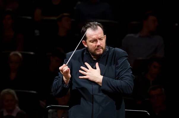Andris Nelsons dirigiert Tschaikowskys 5. Symphonie (2019)