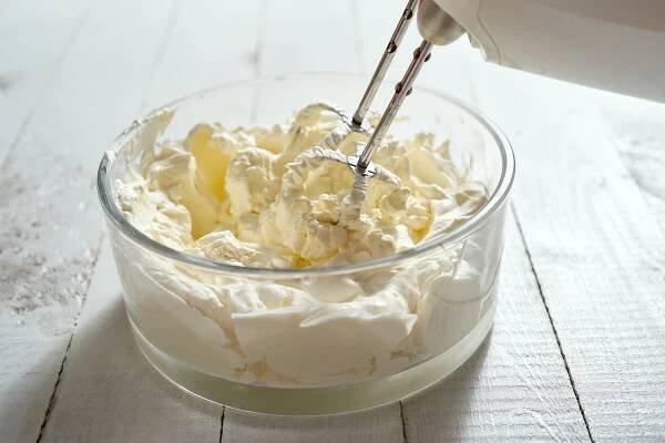 Whipping Cream vs. Heavy Cream: What’s the Difference? - 2025 - MasterClass