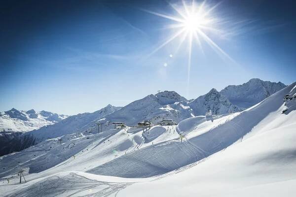 1denní lyžování: střediska Sölden i Stuhleck, ledovce Hintertux, Pitztal, Stubai