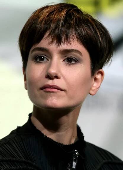 Katherine Waterstonová