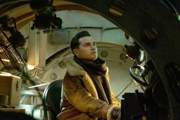 Projekt Modrá kniha - Operace Mainbrace - Z filmu - Michael Malarkey
