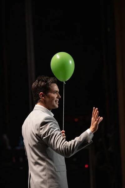Michael Carbonaro — The Magicians Project