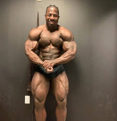 JOE MACKEY pod vedením trenérů Big Ramyho míří na Wings of Strength Chicago 2021! | kulturistika.com