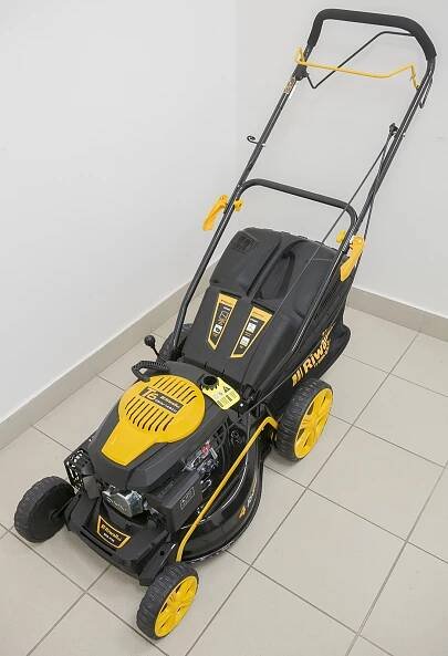 Sekačka Riwall RPM 4735 vč. náhradního nože, benzínová 4390 Kč