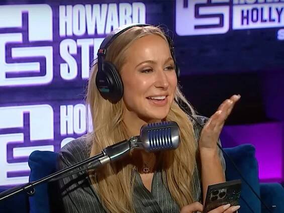 Nikki Glaser shares the jokes she had to cut from her Golden Globes monologue