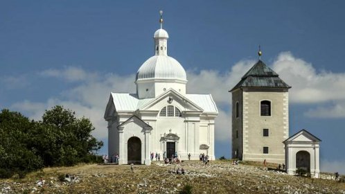Mezi nejvýznamnější kulturní památky patří nově i Svatý kopeček, který navštívil papež Jan Pavel II | Krajské listy.cz 
