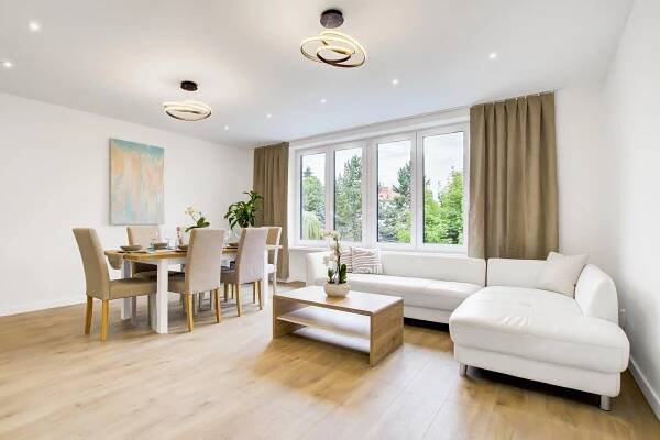 Prodej bytu 4+kk po rekonstrukci, 85 m2, 2. NP, Praha 4, Stavbařů, 13 890 000 Kč