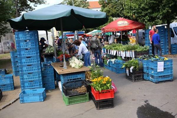 Sbohem, Jiřáku. Zneužívání farmářských trhů pokračuje