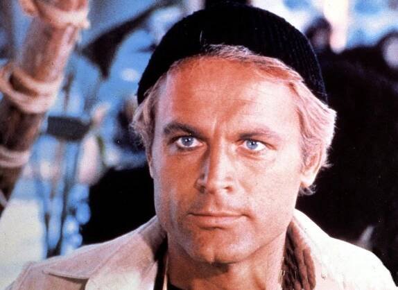 Terence Hill brzy oslaví 85: Blonďák s modrýma očima a pořádný ranař si prožil své, ale i v pokročilém věku je stále fit
